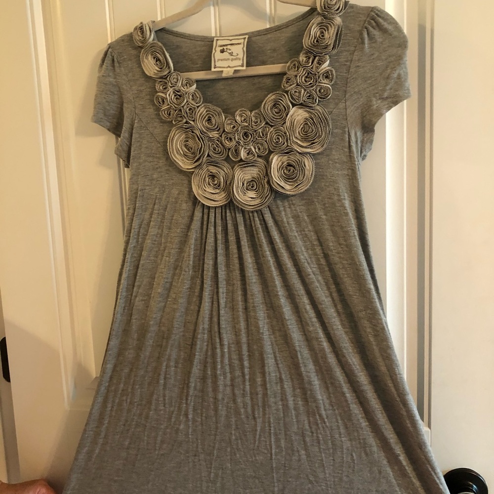 gray t-shirt dress with flower neckline size S